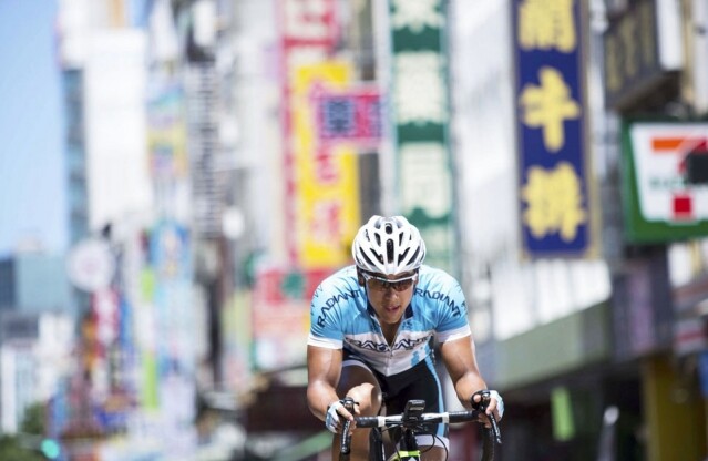 彭于晏便到香港接受單車訓練，包括注意力與體能訓練、爬坡、踩滾筒訓練台。