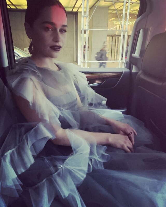 《權力遊戲》「龍母」Emilia Clarke 戲內魅力過人,戲外更吸引! 《權力遊戲》「龍母」Emilia Clarke 戲內魅力過人,戲外更吸引!