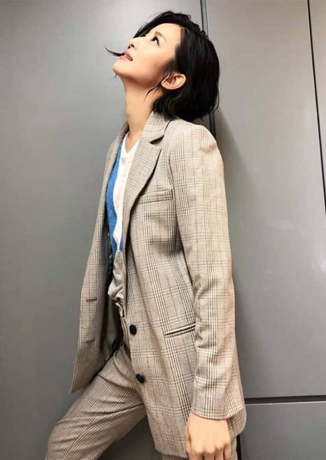 賴雅妍睡覺沒有半點光以防止黑色素 賴雅妍睡覺沒有半點光以防止黑色素