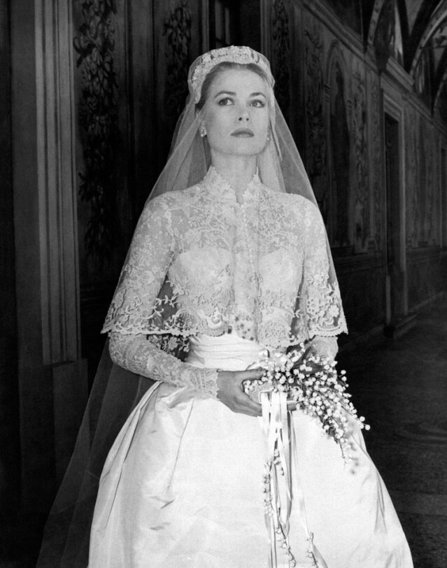 那件女士夢想中的婚紗出自名設計師 Helen Rose 之手