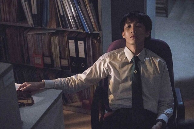 吳肇軒更被嘉玲節欽點,在電影《以青春的名義》中飾演男主角 吳肇軒更被嘉玲節欽點,在電影《以青春的名義》中飾演男主角