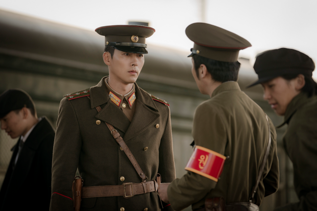 玄彬在《愛的迫降》的北韓特級軍官扮相。