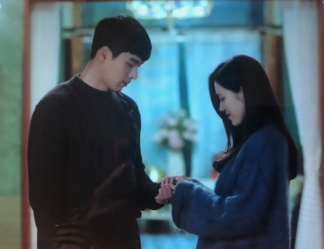 「我想留下來和你結婚生孩子」玄彬告訴孫藝珍，韓劇《愛的迫降》收視持續奪冠。