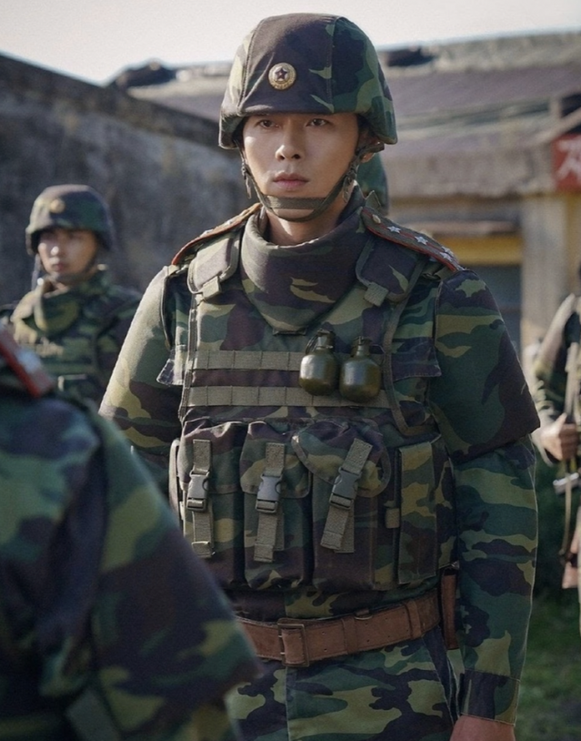 玄彬在韓劇《愛的迫降》中扮演北韓軍人李正赫,魅力絲毫無減。 玄彬在韓劇《愛的迫降》中扮演北韓軍人李正赫,魅力絲毫無減。