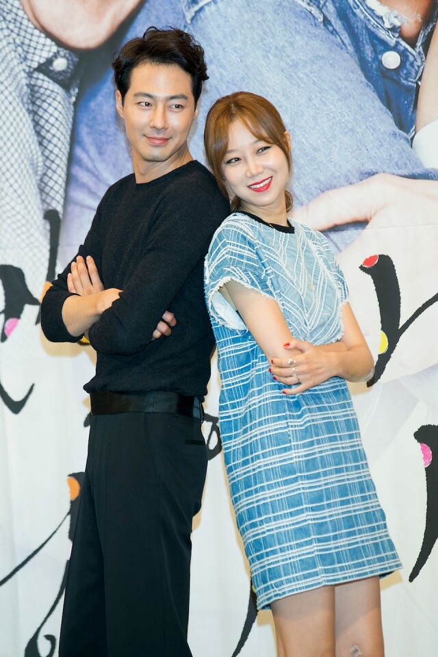 真正和趙寅成緋聞傳得如火如荼的, 只有與他合演《沒關係,是愛情啊》的孔孝真。 真正和趙寅成緋聞傳得如火如荼的, 只有與他合演《沒關係,是愛情啊》的孔孝真。