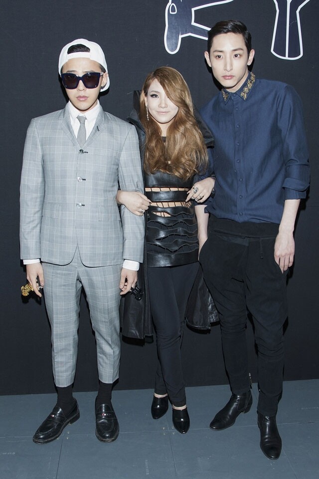 節目中也見 2NE1 常與 Big Bang 成員互動 節目中也見 2NE1 常與 Big Bang 成員互動