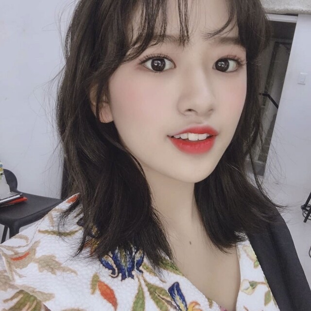 近期大熱女團 Twice 的定延跟 IZ*One 的安俞真的短髮形象 近期大熱女團 Twice 的定延跟 IZ*One 的安俞真的短髮形象
