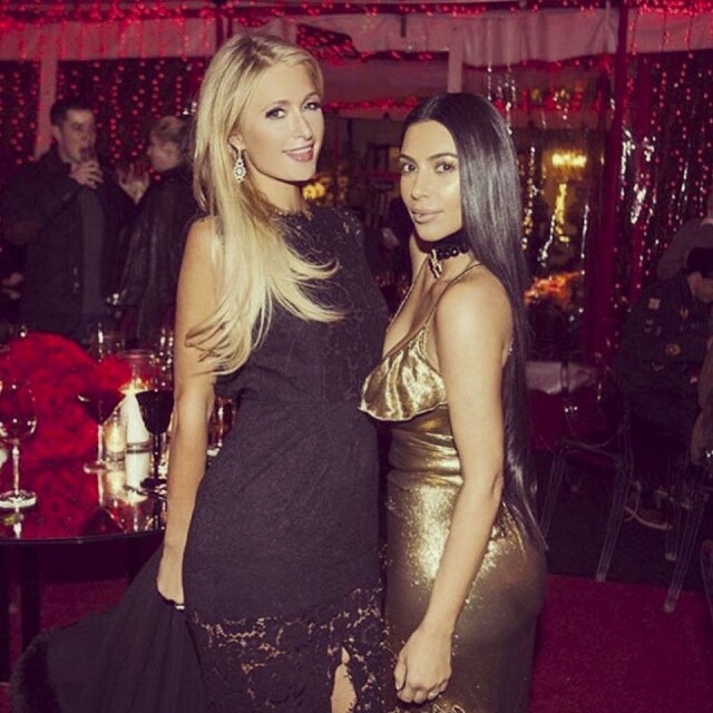 能夠出席 Kardashian 一家的 Xmas Party 非富則貴，昔日曾是 Kim Kardashain 老闆的 Paris Hilton 亦俾面出席。