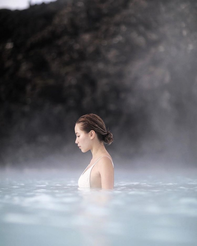 一般人在藍湖泡完溫泉後會感到全身皮膚光滑緊緻