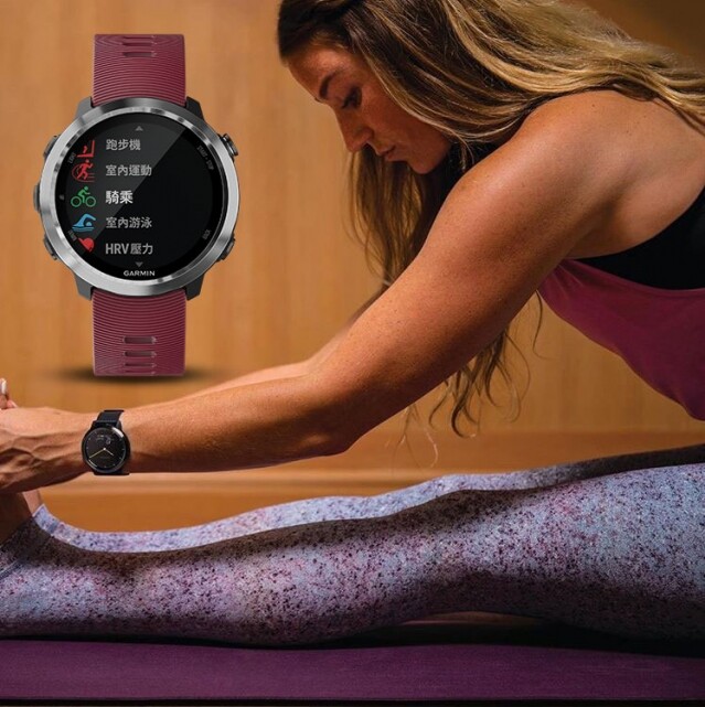 美國運動腕錶品牌 Garmin vívomove™ HR 也備有有心率感測