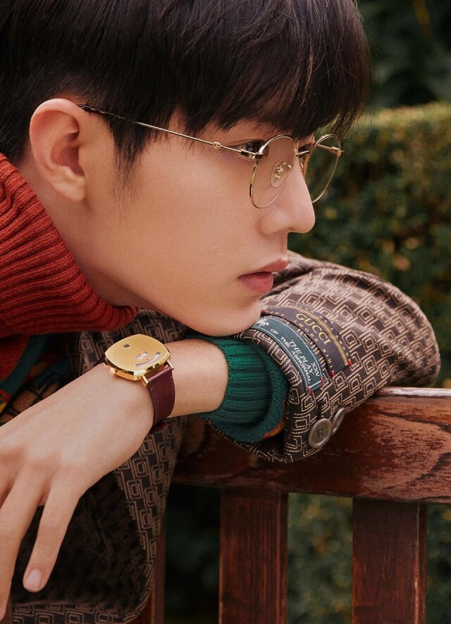 肖戰的氣質和 Gucci 時裝也非常吻合。 肖戰的氣質和 Gucci 時裝也非常吻合。