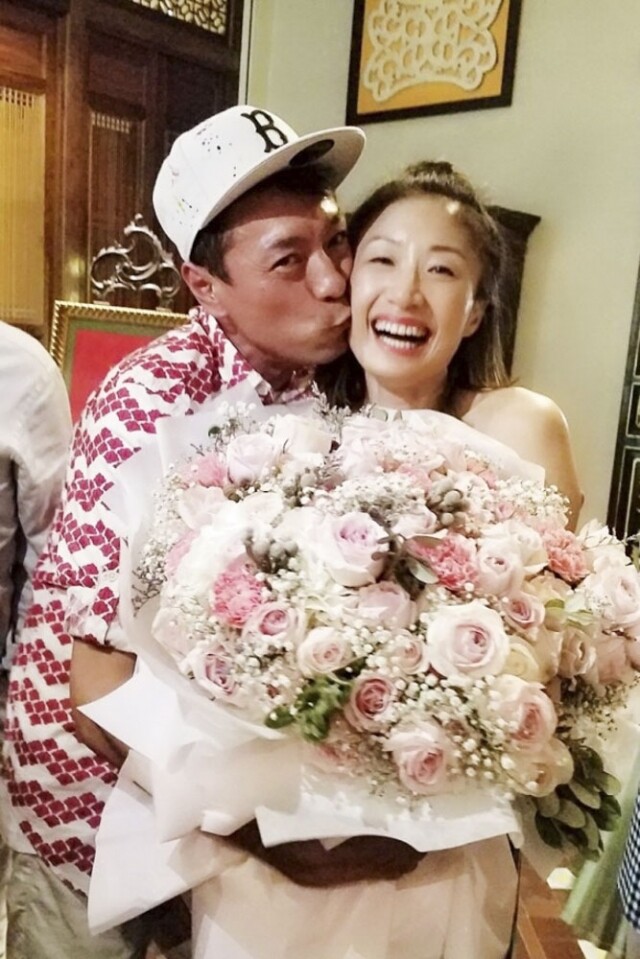 碰上二人的生日和結婚周年,黑仔更豪花七位數字在檳城買樓送給愛妻作生日禮物 碰上二人的生日和結婚周年,黑仔更豪花七位數字在檳城買樓送給愛妻作生日禮物