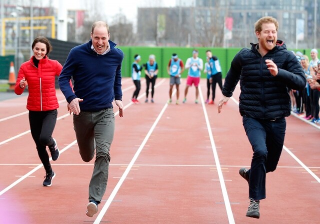 一向活潑好動的哈里王子跑步時特別興奮，起跑初段與哥哥威廉王子速度不相伯仲。