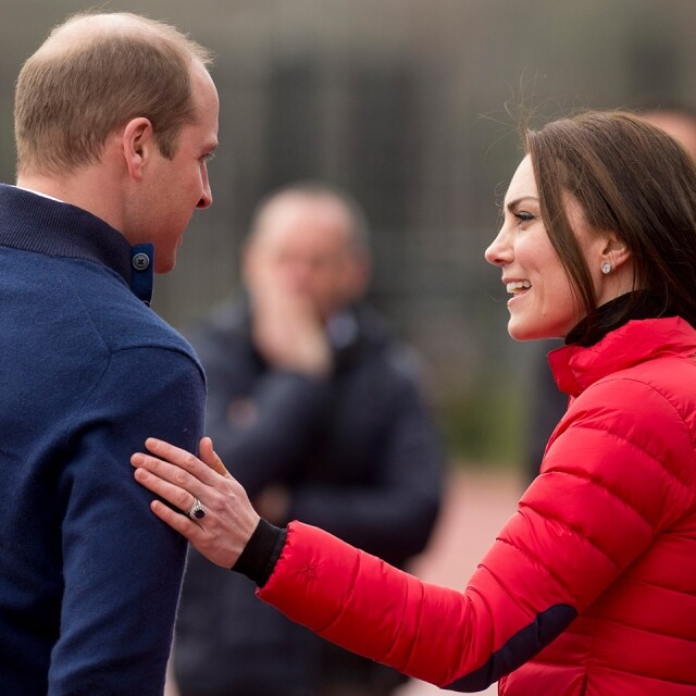 雖然跑輸，但威廉王子卻得到凱特王妃體貼的安慰和鼓勵。閃光彈快閃瞎全場觀眾眼睛！