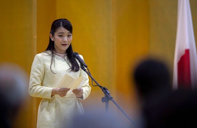 真子公主的樣貌不及愛子公主標緻,但擁有一雙鳳眼,笑容甜美 真子公主的樣貌不及愛子公主標緻,但擁有一雙鳳眼,笑容甜美