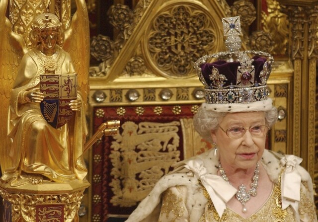 女皇幾乎每次的英國國會開幕典禮上，她都會佩戴著這頂帝國皇冠