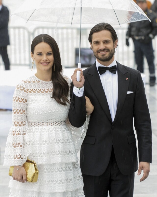 瑞典迎來了第一個「平民王妃」Sofia Hellquist，她嫁給了 Prince Carl Philip