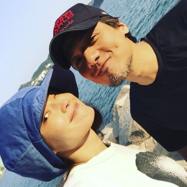 舒淇在 Instagram 上載了一張和馮德倫的自拍照。