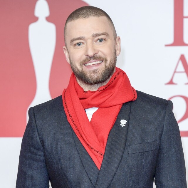 所以，Justin Timberlake 索性剪成 Skinhead，髮型不僅令他更成熟更 man，留鬚更令他倍添男人魅力。
