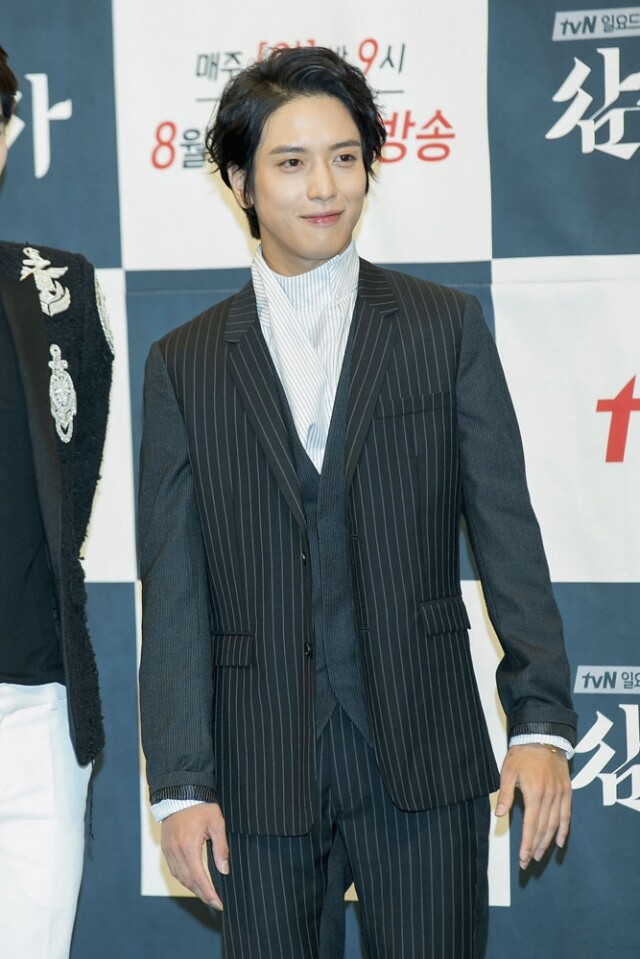 韓國男子樂團 CNBLUE 隊長及主唱鄭容和一開始就以韓劇「原來是美男」中一角出道 韓國男子樂團 CNBLUE 隊長及主唱鄭容和一開始就以韓劇「原來是美男」中一角出道