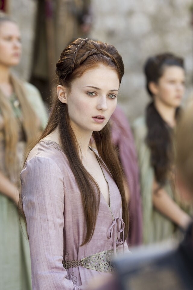 Sophie Turner 自 14 歲出演劇集《權力遊戲》「Sansa Stark」一角