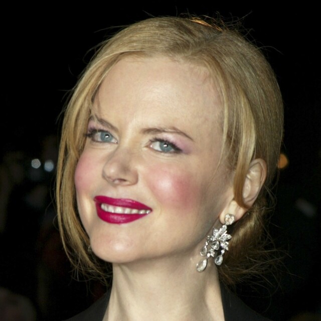 Nicole Kidman 粉紅胭脂妝