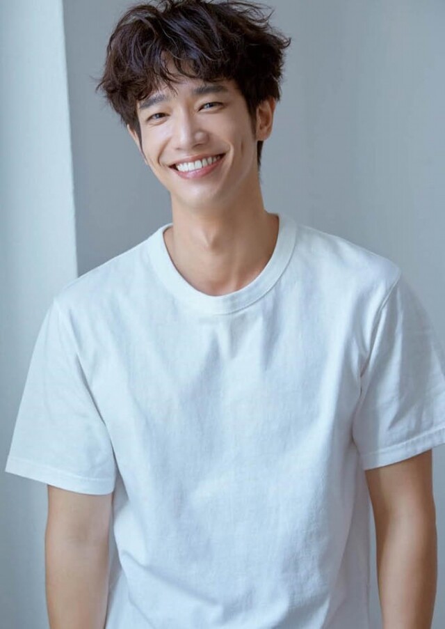 暖男開朗的笑容 暖男開朗的笑容