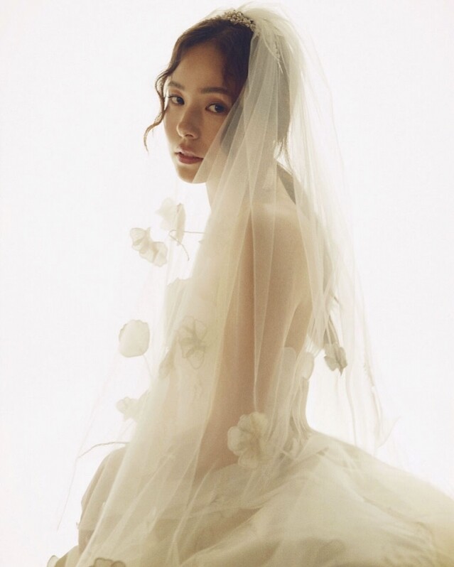 自然仙氣婚紗設計:閔孝琳 X Oscar De La Renta 自然仙氣婚紗設計:閔孝琳 X Oscar De La Renta