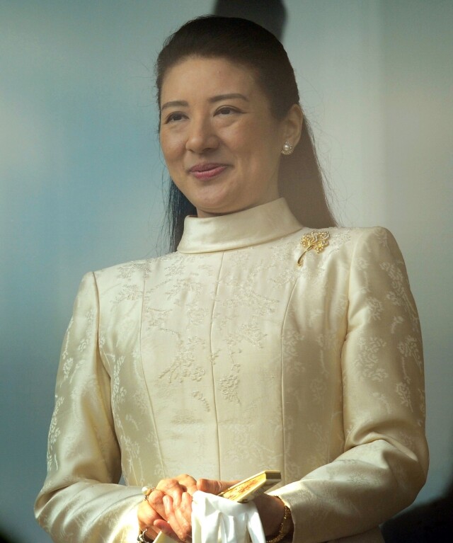 2012 年已經是雅子皇后第 3 度穿上這件禮服 2012 年已經是雅子皇后第 3 度穿上這件禮服