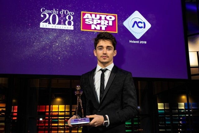 獲得 FIA 年度最佳新人獎