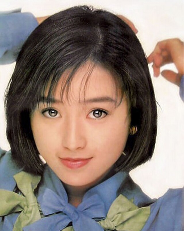 說到 80.90 年代的女神,不能不談酒井法子。 說到 80.90 年代的女神,不能不談酒井法子。