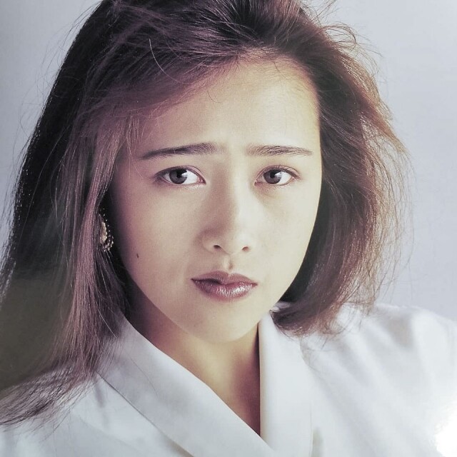 工藤靜香在 1985 年以組合形式「Seventeen Club」推出第一張專輯
