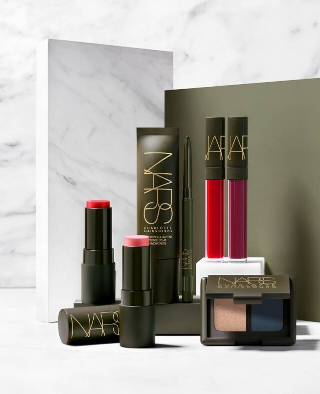 Charlotte Gainsbourg for Nars Collection ，包括 Hydrating Glow 、 Multiple Tint 、Velvet Duo Eyeshadow 及 Lip Tint 等。