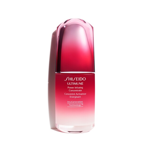 Shiseido 的 Ultimune 免疫力肌底精華，連續使用感覺肌膚變得柔軟和水潤。