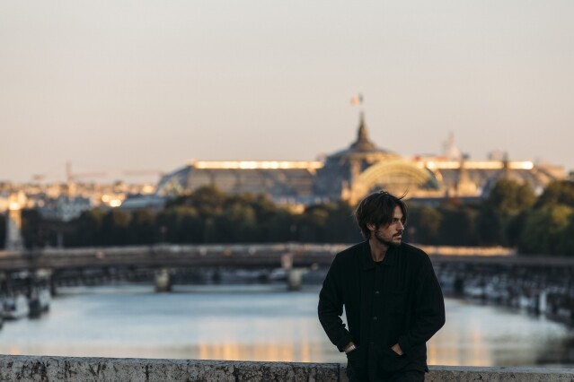獨家訪問 Lucas Bravo ! 《Emily in Paris》( 艾蜜莉在巴黎）Gabriel 有多浪漫？