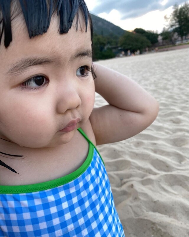 3 歲李元元已經擁有女團魂！「香港最年輕 KOL」李燦森女兒 Lucy 超自信萌爆相