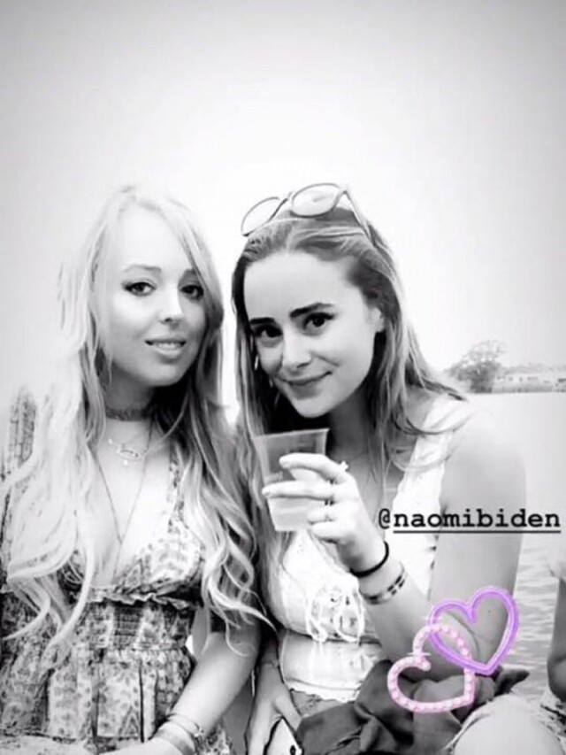 更意想不到的是,Naomi 與特朗普的女兒 Tiffany Trump 就讀同一間大學 更意想不到的是,Naomi 與特朗普的女兒 Tiffany Trump 就讀同一間大學