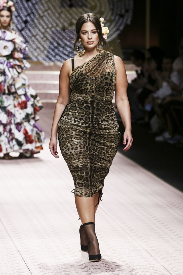 大碼模特兒 Ashley Graham 也獲得 Dolce & Gabbana 的邀請站上伸展台