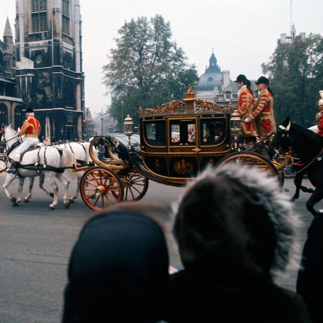 雖然現時皇室成員都以房車出入，但皇家馬車在國事訪問、皇室婚禮等重要場合仍擔當重要角色。