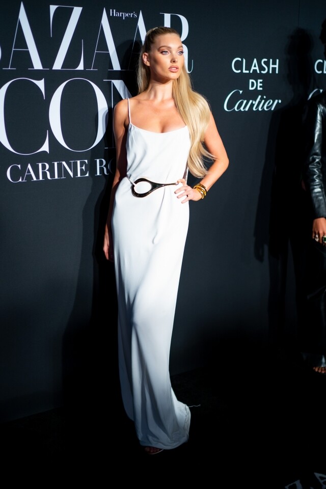 同為維密名模的瑞典藉美人 Elsa Hosk 穿著簡約的白色長裙,流露著典雅高貴的氣質。 同為維密名模的瑞典藉美人 Elsa Hosk 穿著簡約的白色長裙,流露著典雅高貴的氣質。