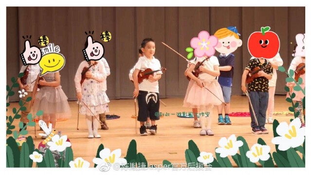 陳胤捷 Jasper 在幼稚園畢業禮上表演時的相片又迷倒了一班粉絲