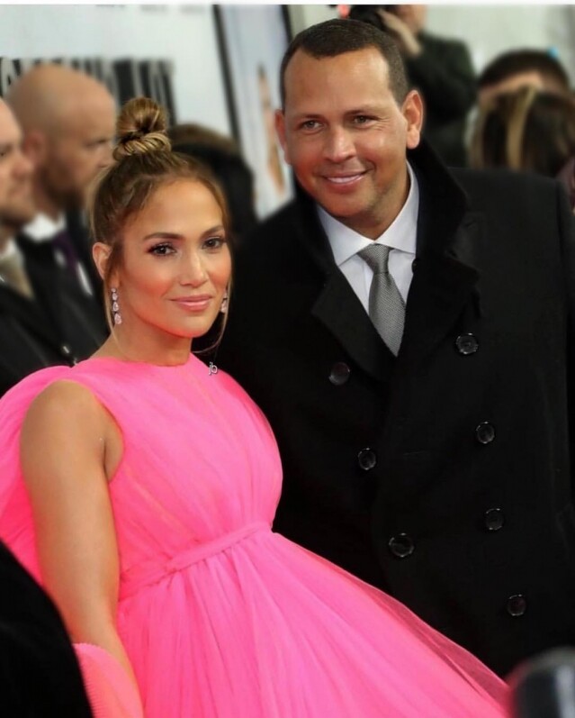 49 歲歌影視天后 Jennifer Lopez 在情路上幾乎從沒單拖 49 歲歌影視天后 Jennifer Lopez 在情路上幾乎從沒單拖