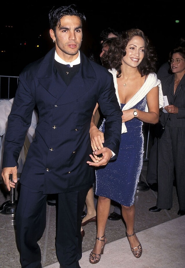 Jennifer Lopez 已經歷過三次婚姻，第一次是 1997 年 2 月與古巴演員 Ojani Noa 結婚