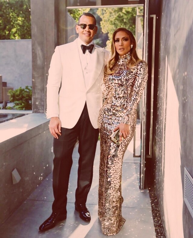 Jennifer Lopez 的經理人公司也證實了 Jennifer Lopez 跟 A-Rod 的婚訊