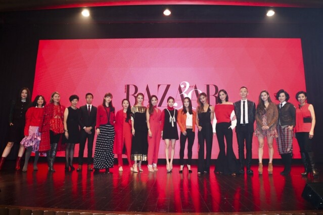15 位城中名人女性擔任評審，選出 30 件得獎產品。頒獎禮當日眾名人評審跟 Harper’s BAZAAR HK 要員合照。