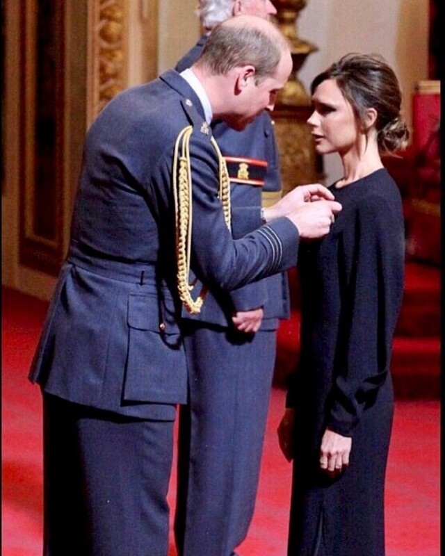 Victoria Beckham 為時尚界出力受勳 OBE