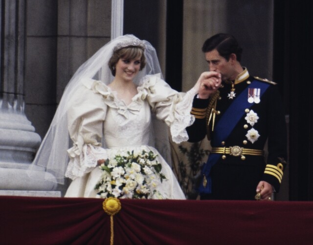 戴安娜王妃在 1981 年與查爾斯王子的世紀婚禮上使用的是 Houbigant Quelques Fleurs 香水，Houbigant
