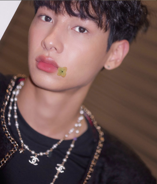 Gun Atthaphan 可算是 Chanel 泰國的代表 Gun Atthaphan 可算是 Chanel 泰國的代表