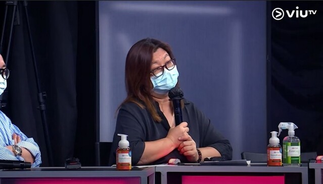 至於《全民造星》的王牌花姐,今季當然亦繼續擔任監製兼狠批參賽者。花姐一向出名惡 至於《全民造星》的王牌花姐,今季當然亦繼續擔任監製兼狠批參賽者。花姐一向出名惡