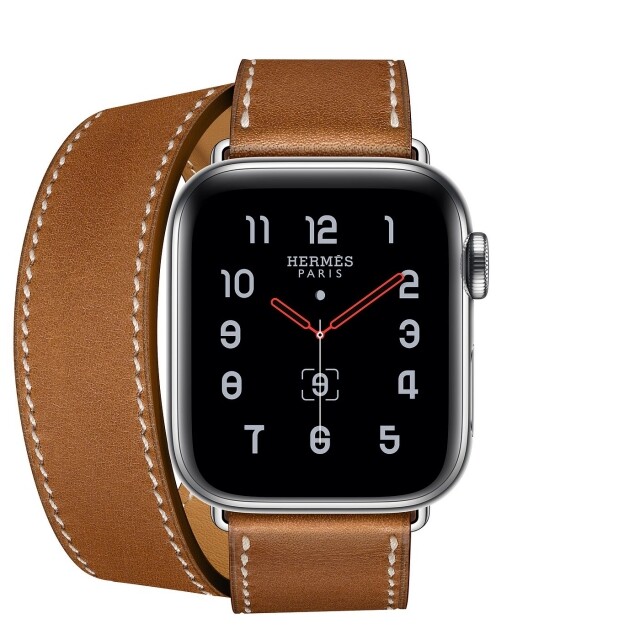 Apple Watch Hermès 不鏽鋼錶殼配淺棕色 Double Tour 錶帶。